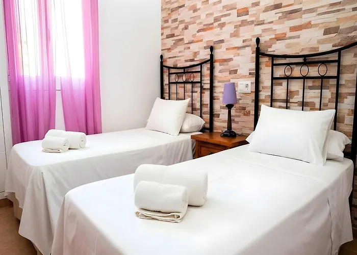 Con Piscina Privada Vallada Terraza Y Barbacoan Conil Hébergement de vacances